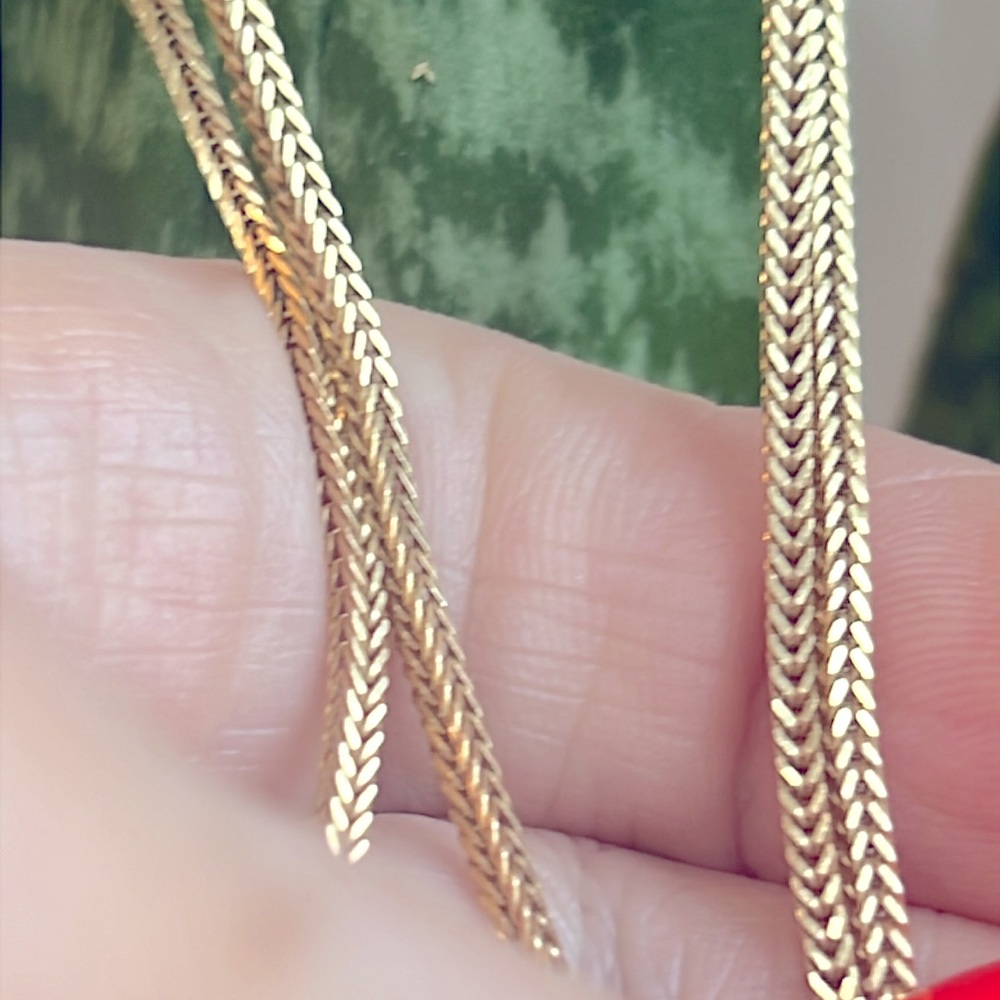 Elegant 14k Gold Chain Necklace - Picture 4 of 7